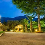 Aneton Aparthotel