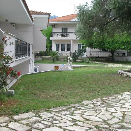 Aparthotel Aneton 2*