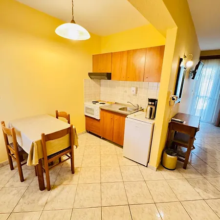 Aneton Aparthotel 2*