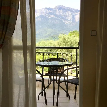 Aneton Aparthotel
