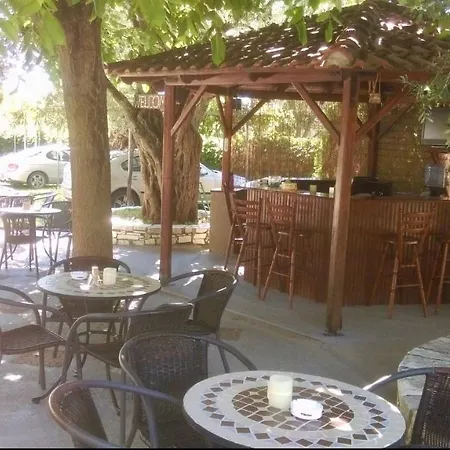 Aneton Aparthotel